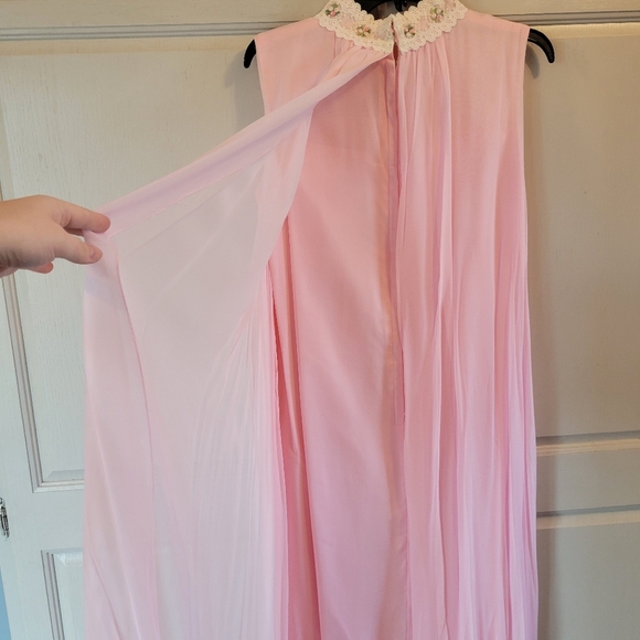 Vintage Pink Chiffon Flowy Full Length High Neck Dainty Floral Lace Collar Dress - Picture 6 of 9